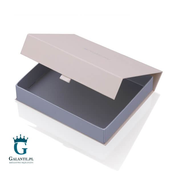 Pudelko-Valentini-6122 Etui na karty i wizytówki Valentini 152-013 czarne