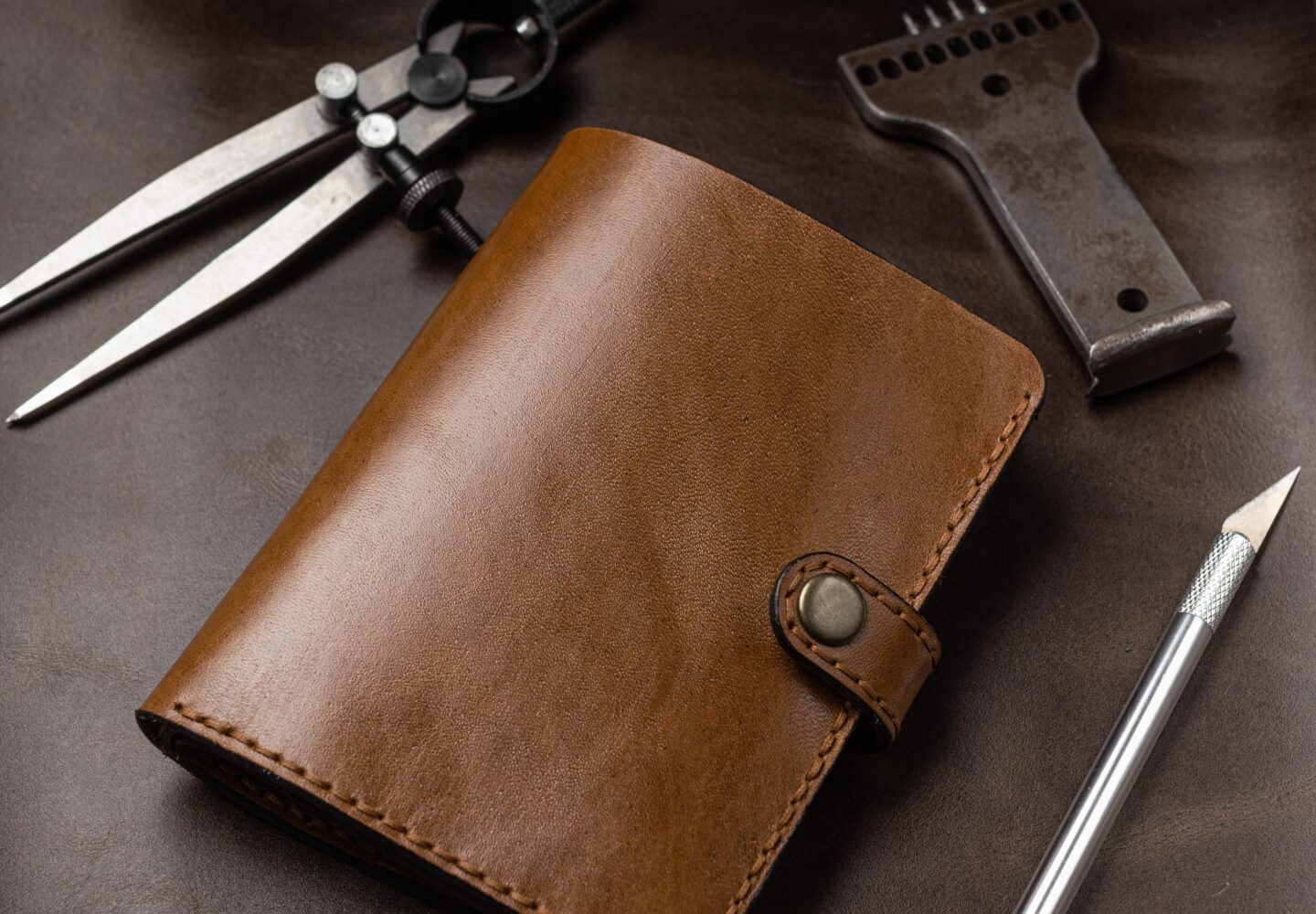 CO OZNACZA NAPIS NA PORTFELU GENUINE LEATHER?