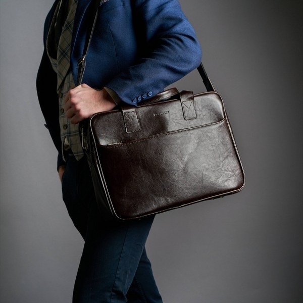 Torba na laptop z gładkiej skóry licowej Brodrene R12 ciemnobrązowa