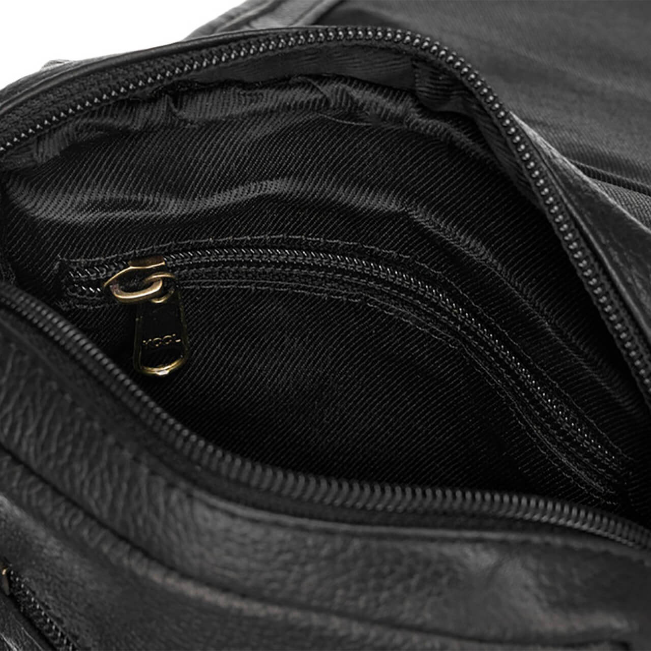 _ptn_504_ndm_black_4 Czarna skórzana saszetka męska PETERSON 504-NDM