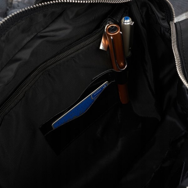 Torba na laptop z gładkiej skóry licowej Brodrene czarna