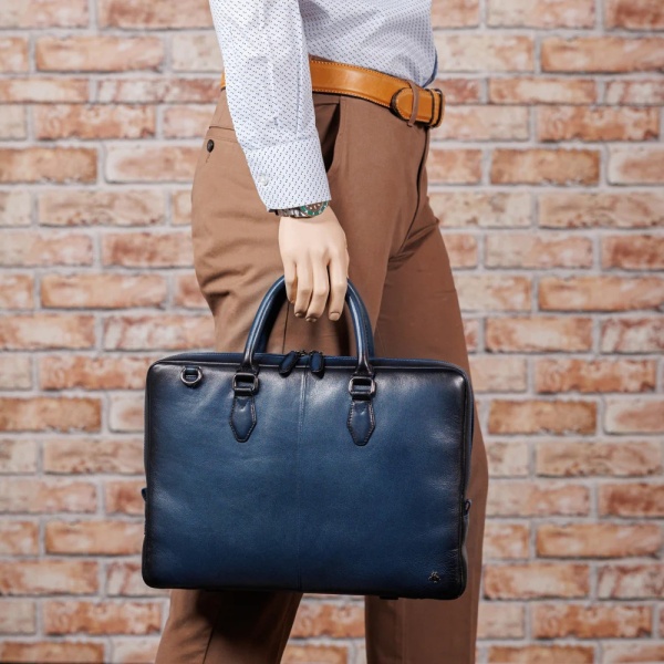 Zgrabna teczka na laptop 13” ze skóry licowej Visconti AT-50 – granatowa