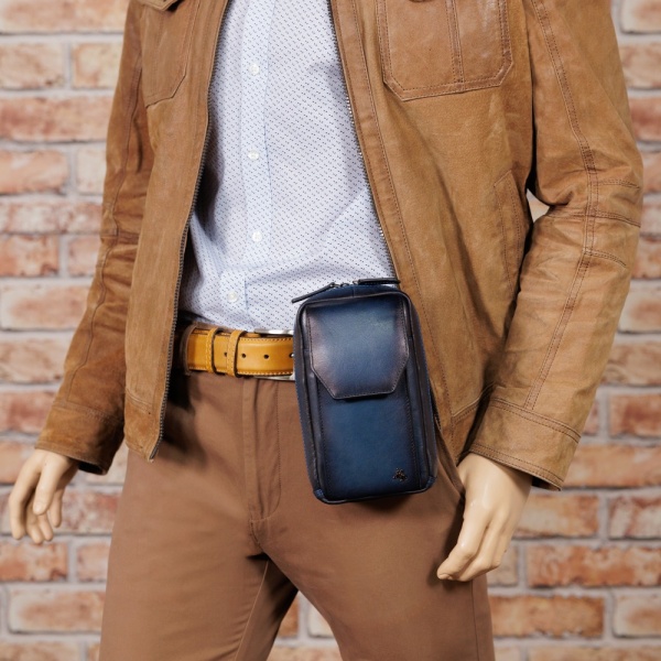 Skórzana saszetka podróżna Visconti Atelier granatowa